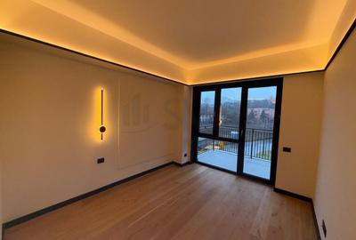 Apartament cu 3 camere semidecomandat în Central - 3