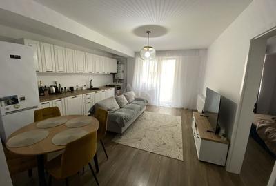 Apartament cu 2 camere semidecomandat, mobilat în Baciu