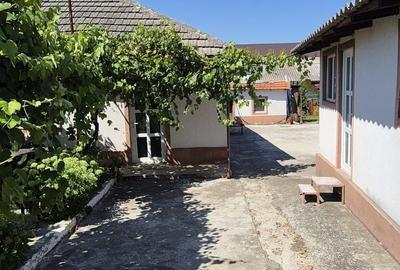 Casă cu 3 camere cu Teren 760 Mp în Valu lui Traian