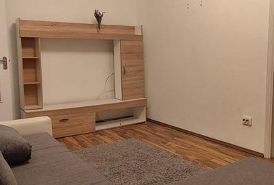 Apartament cu 2 camere semidecomandat, mobilat în Dacia