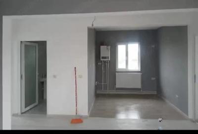 Casă cu Teren 240 Mp în Lumina