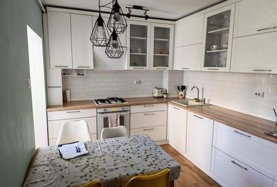 Apartament cu 3 camere decomandat în Tătărași