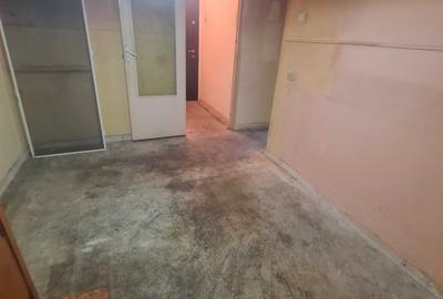 Apartament cu 3 camere decomandat în Cetate