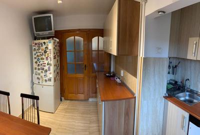 Apartament cu 3 camere decomandat în Lunei