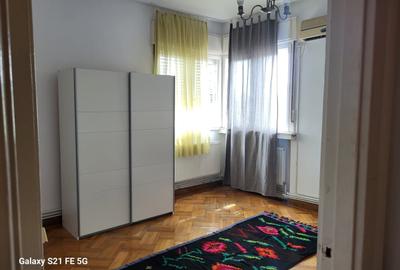 Apartament cu 3 camere decomandat în Ultracentral
