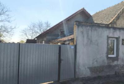 Casă cu Teren 1917 Mp în Nerău - 1