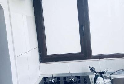 Apartament cu 3 camere decomandat în Rovine
