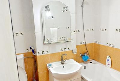 Apartament cu 2 camere decomandat, mobilat în Central