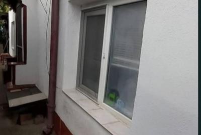 Casă cu 2 camere în Central