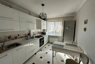 Apartament cu 2 camere decomandat în Apărătorii Patriei