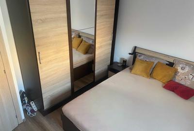 Apartament cu 3 camere semidecomandat în Sud