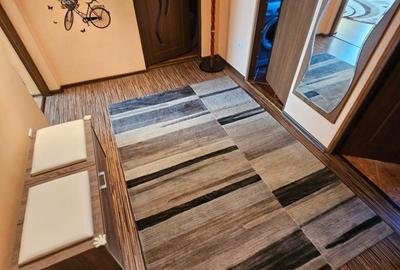 Apartament cu 2 camere decomandat, mobilat în Central