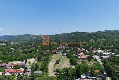 Teren Construcții intravilan de 2010 mp, în Valea Părului