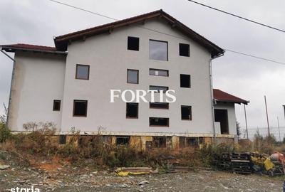 Casă cu Teren 800 Mp în Sâmbăta de Sus - 1