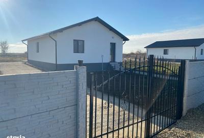 Casă cu 3 camere cu Teren 550 Mp în Central