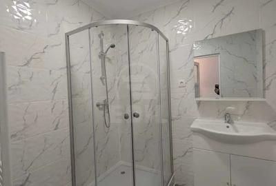 Apartament cu 4 camere semidecomandat în Central