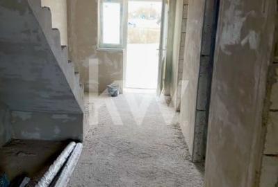 Duplex cu 3 camere cu Canalizare în Cristian - 3