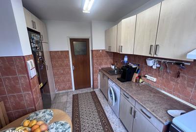 Apartament cu 3 camere în Berceni - 1