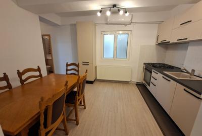 Apartament cu 3 camere semidecomandat în Circumvalațiunii - 6
