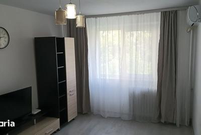 Garsonieră decomandată în Titan - 2