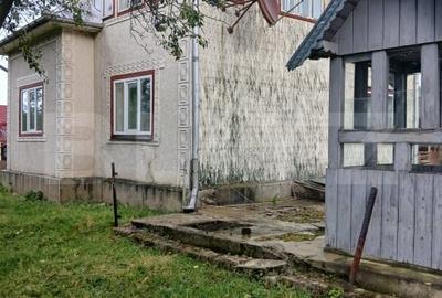 Casă cu 8 camere cu Canalizare în Plutonița