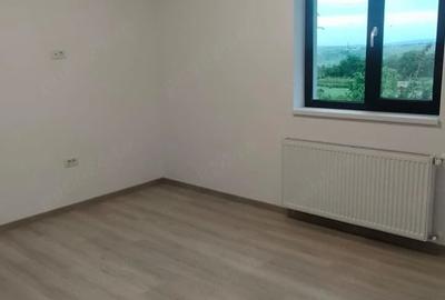 Casă cu Teren 1000 Mp în Curtești - 1