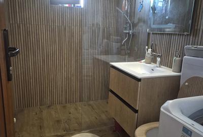 Apartament cu 2 camere decomandat în Soarelui