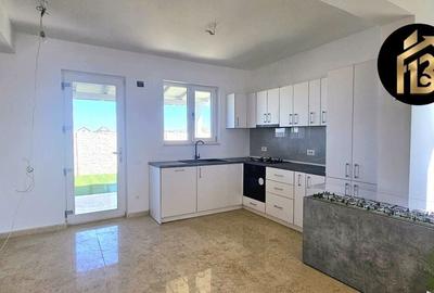 Casă cu 4 camere cu Teren 260 Mp în Vidra
