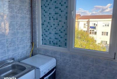 Apartament cu 2 camere decomandat în Calea București