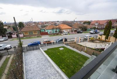 Casă cu 9 camere cu Teren 1000 Mp în Central - 3