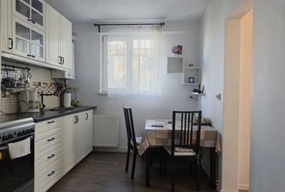 Apartament cu 3 camere circular în Astra - 16