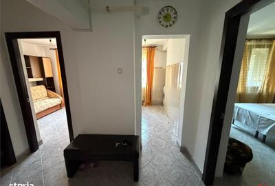 Apartament cu 3 camere decomandat în Sud