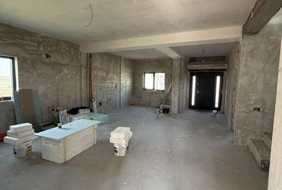 Casă cu 4 camere decomandat în Agigea - 2