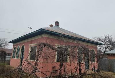 Casă cu 4 camere cu Teren 750 Mp în Central - 3