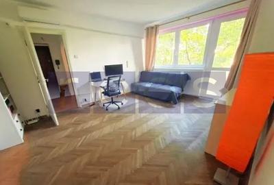 Apartament cu 3 camere semidecomandat în Timișoara