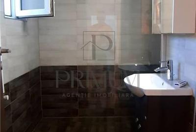 Apartament cu 3 camere decomandat în Aradului
