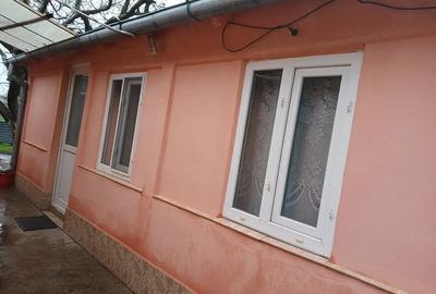 Casă cu 4 camere cu Teren 1500 Mp în Central