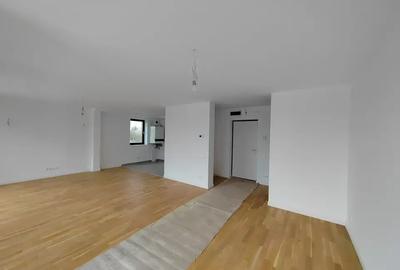Penthouse cu 3 camere decomandat în Sisești