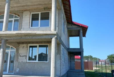 Casă cu 4 camere în Corbii Mari - 3