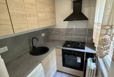 Apartament cu 3 camere decomandat în Dacia