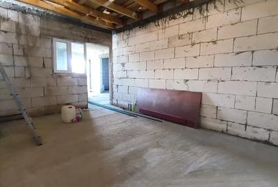 Casă cu 1 camere cu Teren 500 Mp în Central