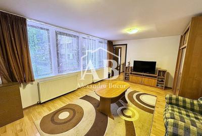 Apartament cu 3 camere semidecomandat, mobilat în Chiajna