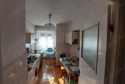 Apartament cu 4 camere decomandat în Micro 17 - 1