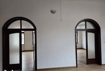 Casă cu 5 camere cu Teren 220 Mp în Orașul Nou - 6