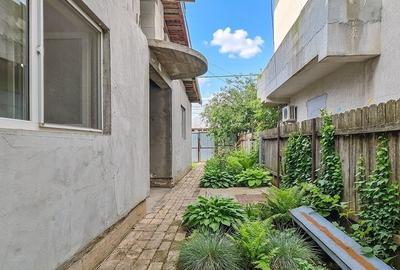 Casă individuală cu 3 camere cu Teren 200 Mp în Alexandriei