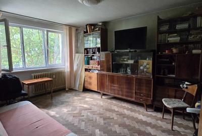 Apartament cu 4 camere decomandat în Titan - 2