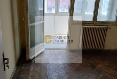 Apartament cu 3 camere semidecomandat în Kogălniceanu