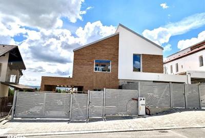 Casă cu 4 camere în Central