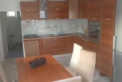 Casă cu 2 camere cu Teren 500 Mp în Central