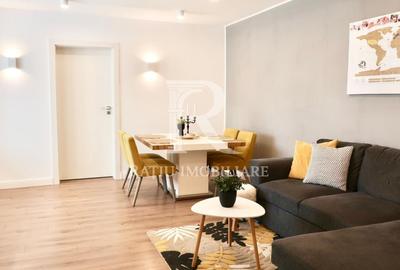 Apartament cu 3 camere semidecomandat, mobilat în Sud